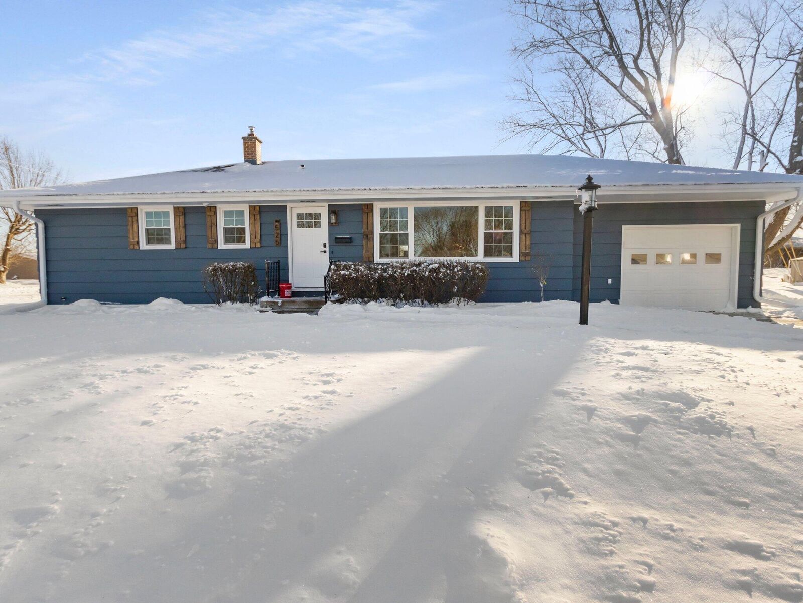 Property Photo:  525 E Lincoln Ave  WI 53027 