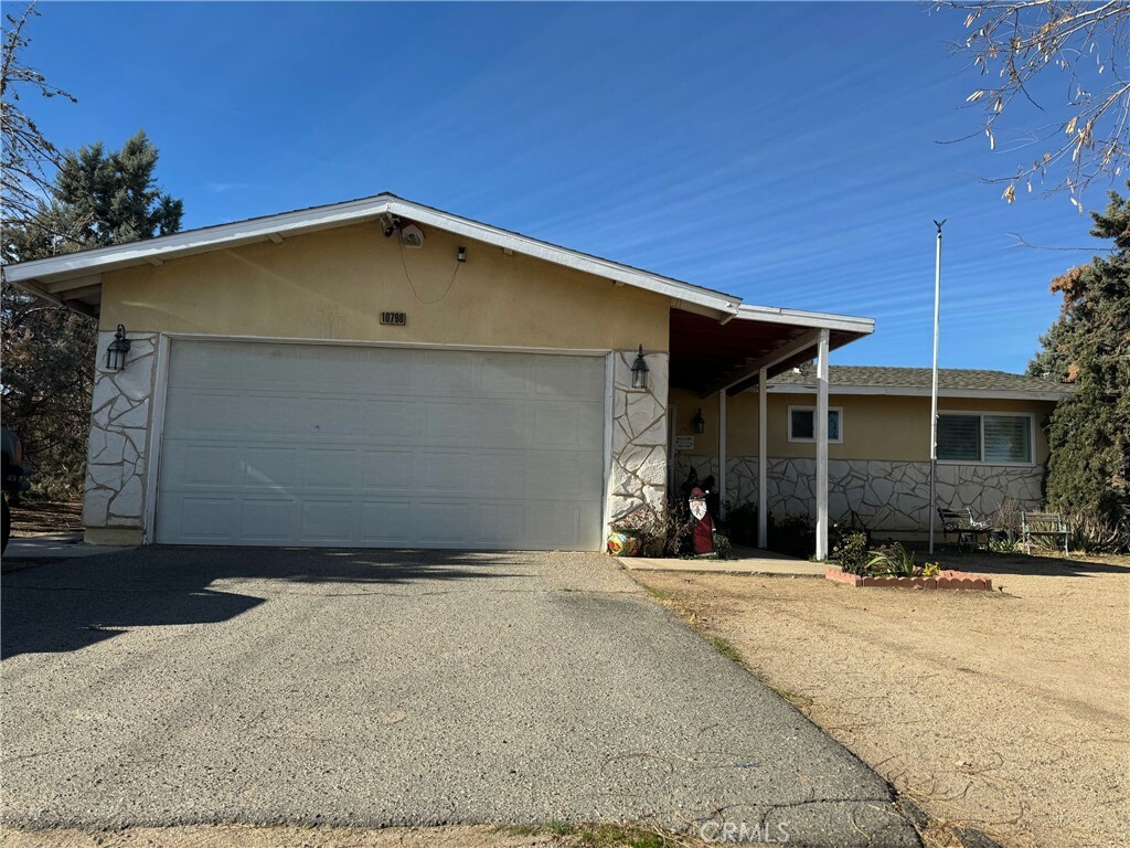 10798 Hemlock Avenue  Hesperia CA 92345 photo