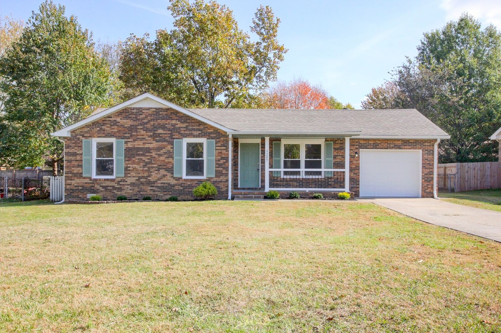 Property Photo: 1207 Windchase Dr TN 37042
