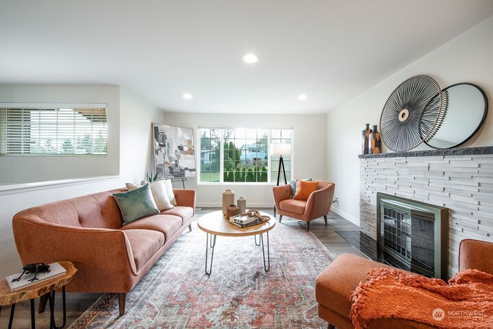 Property Photo: 15518 NE 52nd Street WA 98052