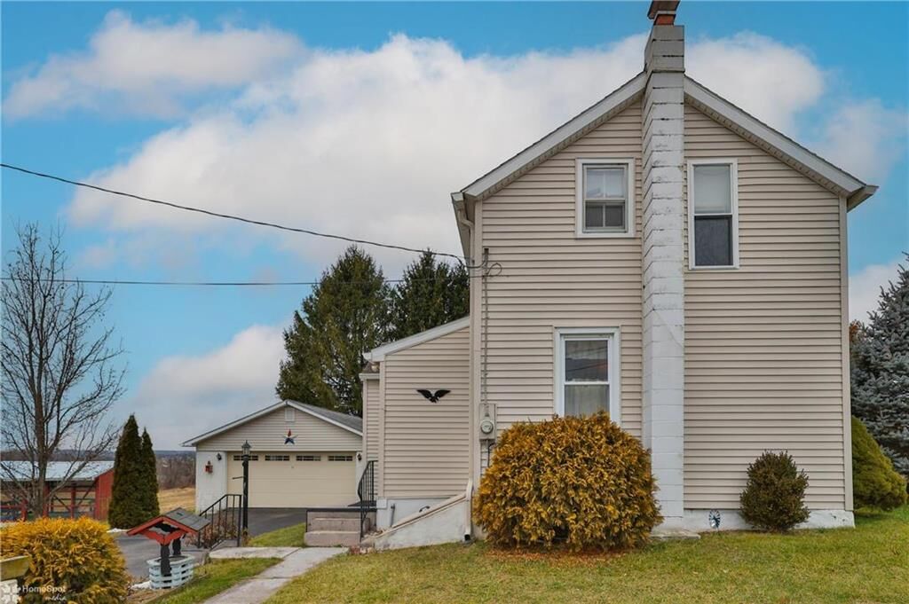 Property Photo:  5925 Kesslersville Road  PA 18064 