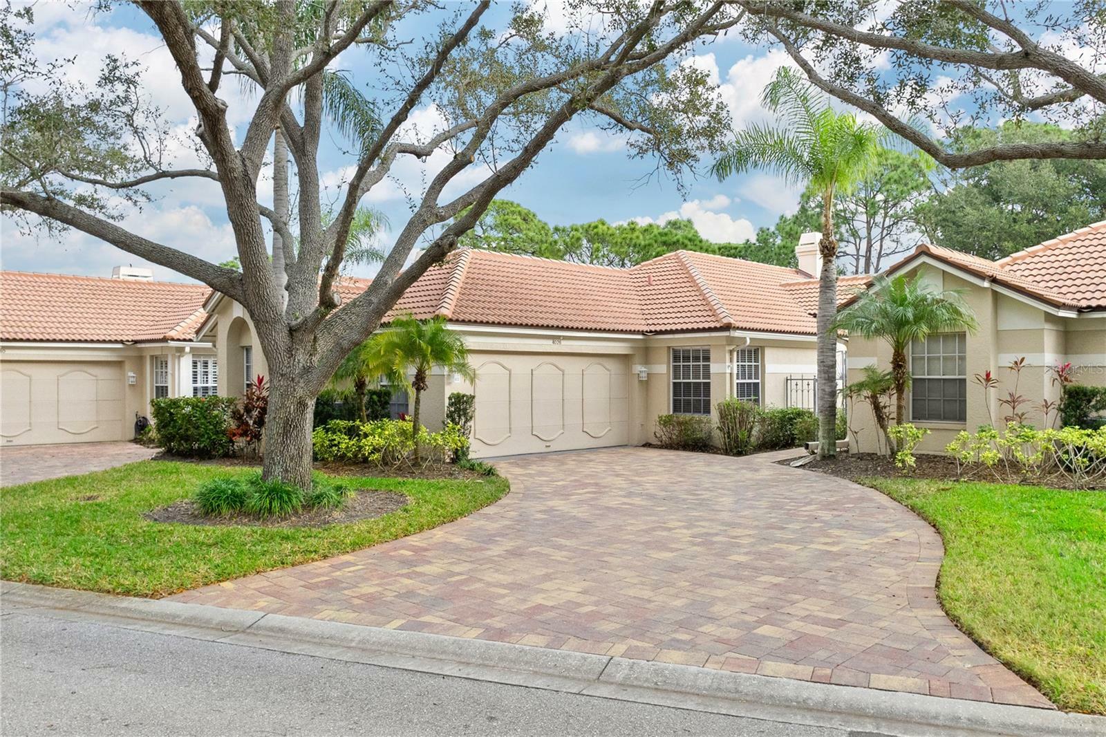 Property Photo:  4026 Lyndhurst Court  FL 34235 