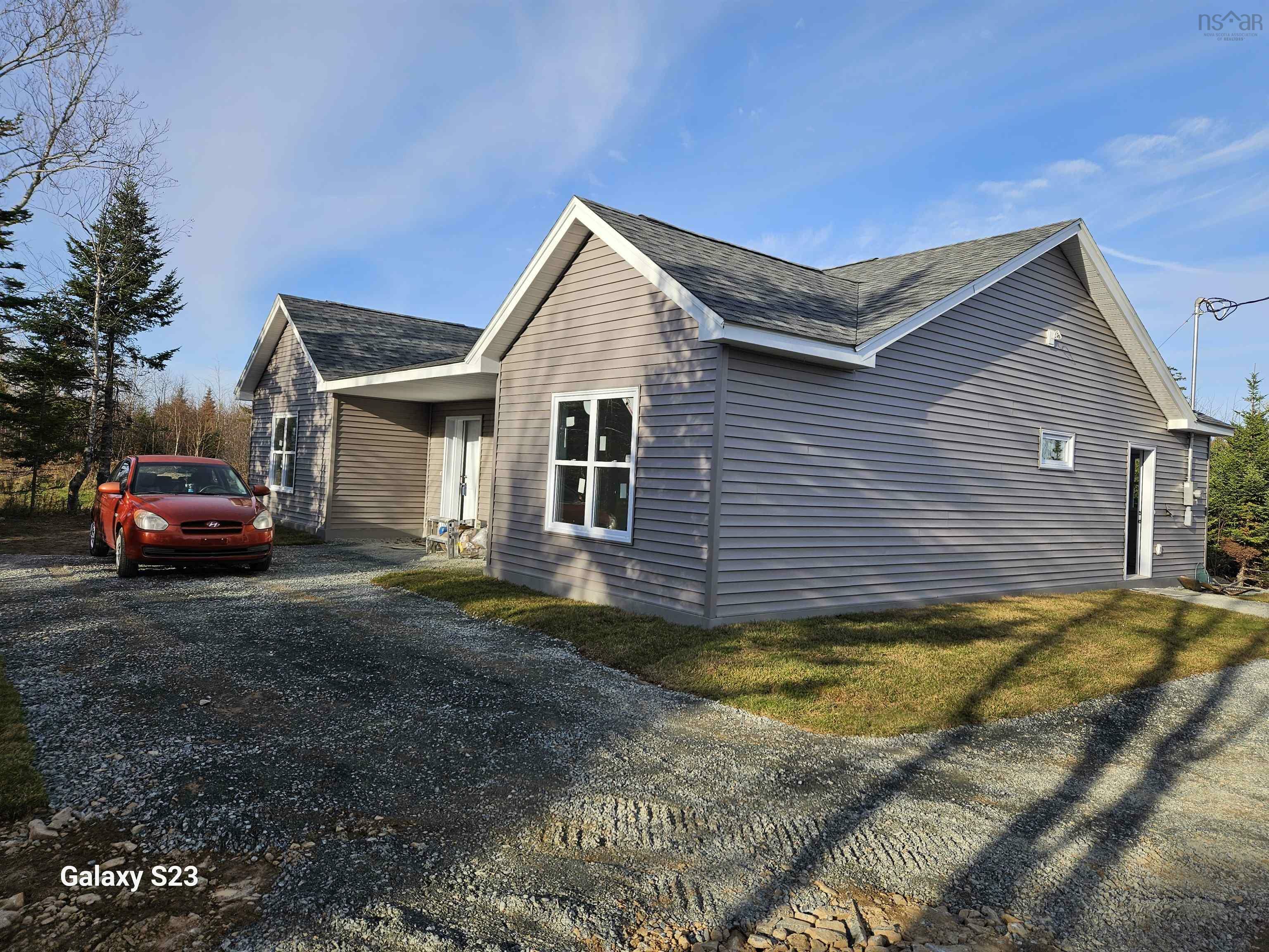 Photo de la propriété:  85 Glasgow Road  NS B2Z 1E9 