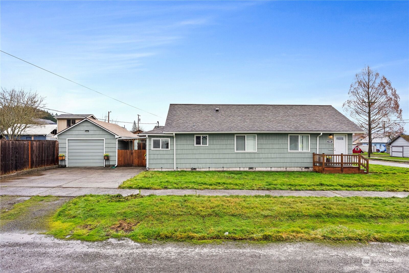 Property Photo:  818 SW McFadden Avenue  WA 98532 