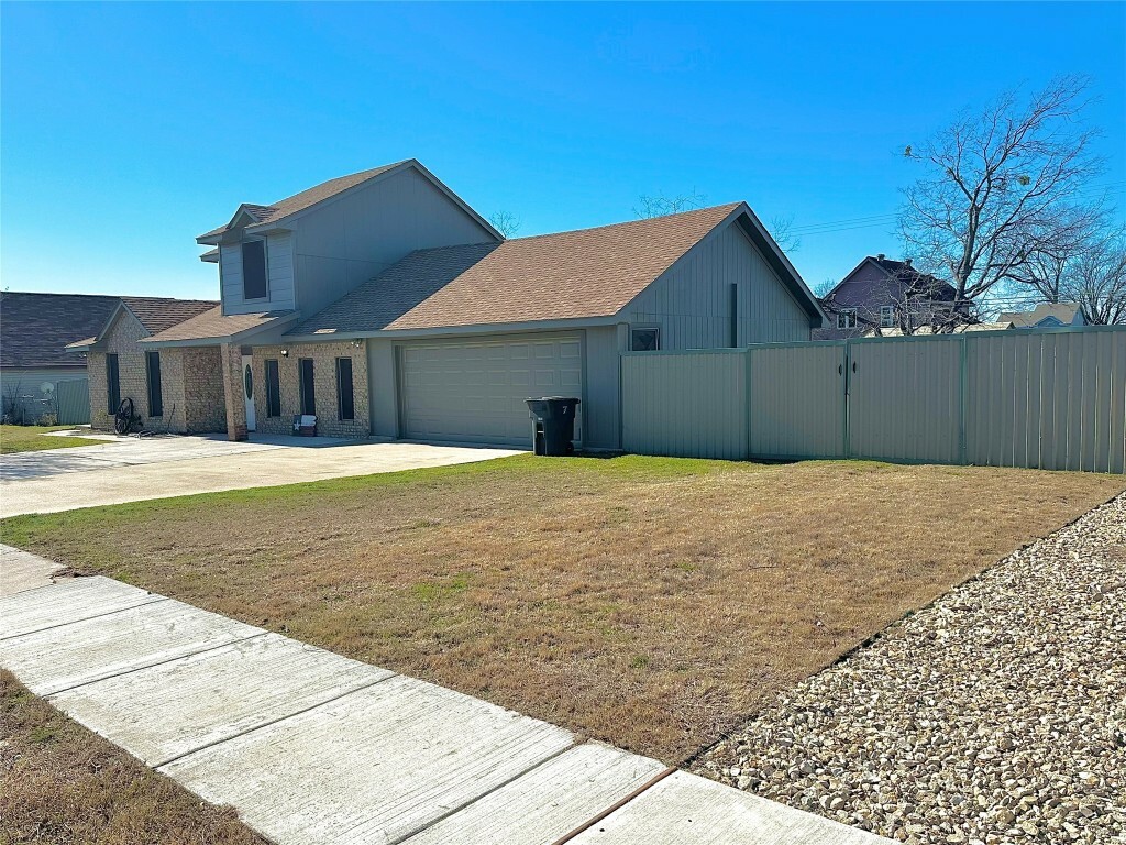 Property Photo:  2127 Lazy Ridge Drive  TX 76543 