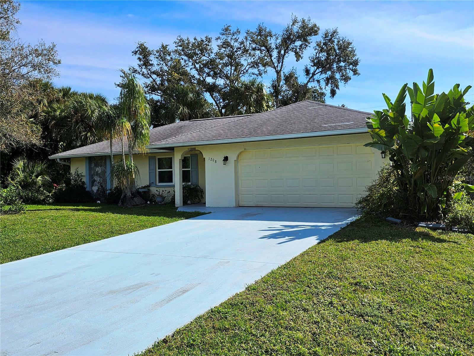 Property Photo:  1208 Clearview Drive  FL 33953 