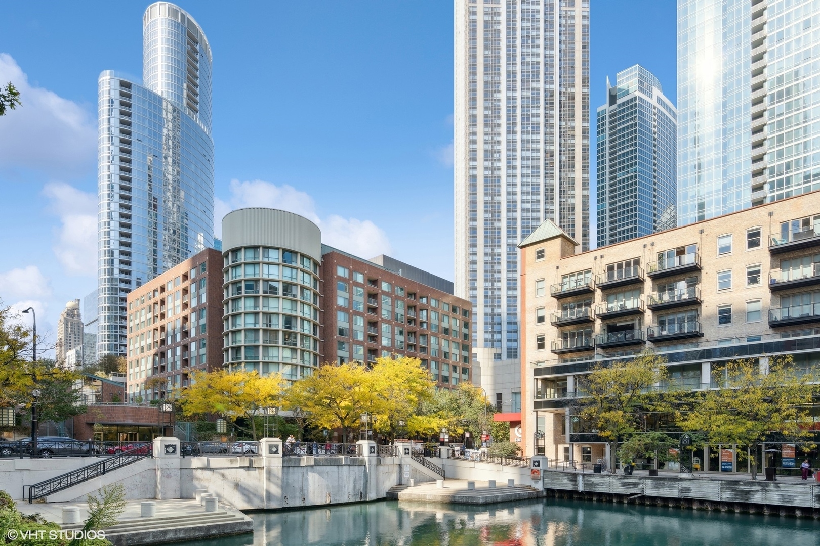 Property Photo: 480 N McClurg Court 601 IL 60611