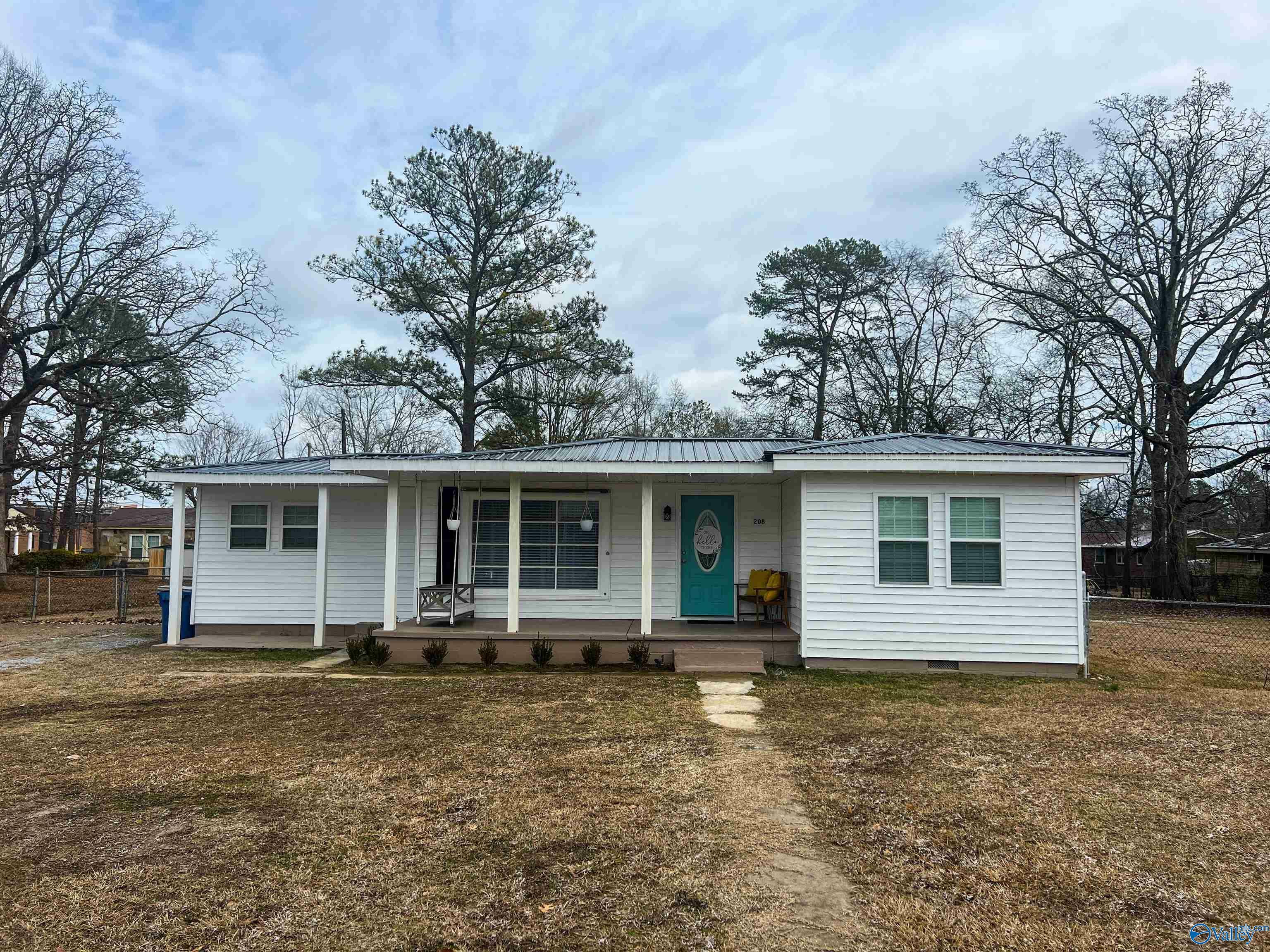 Property Photo:  208 Wood Avenue SE  AL 35954 