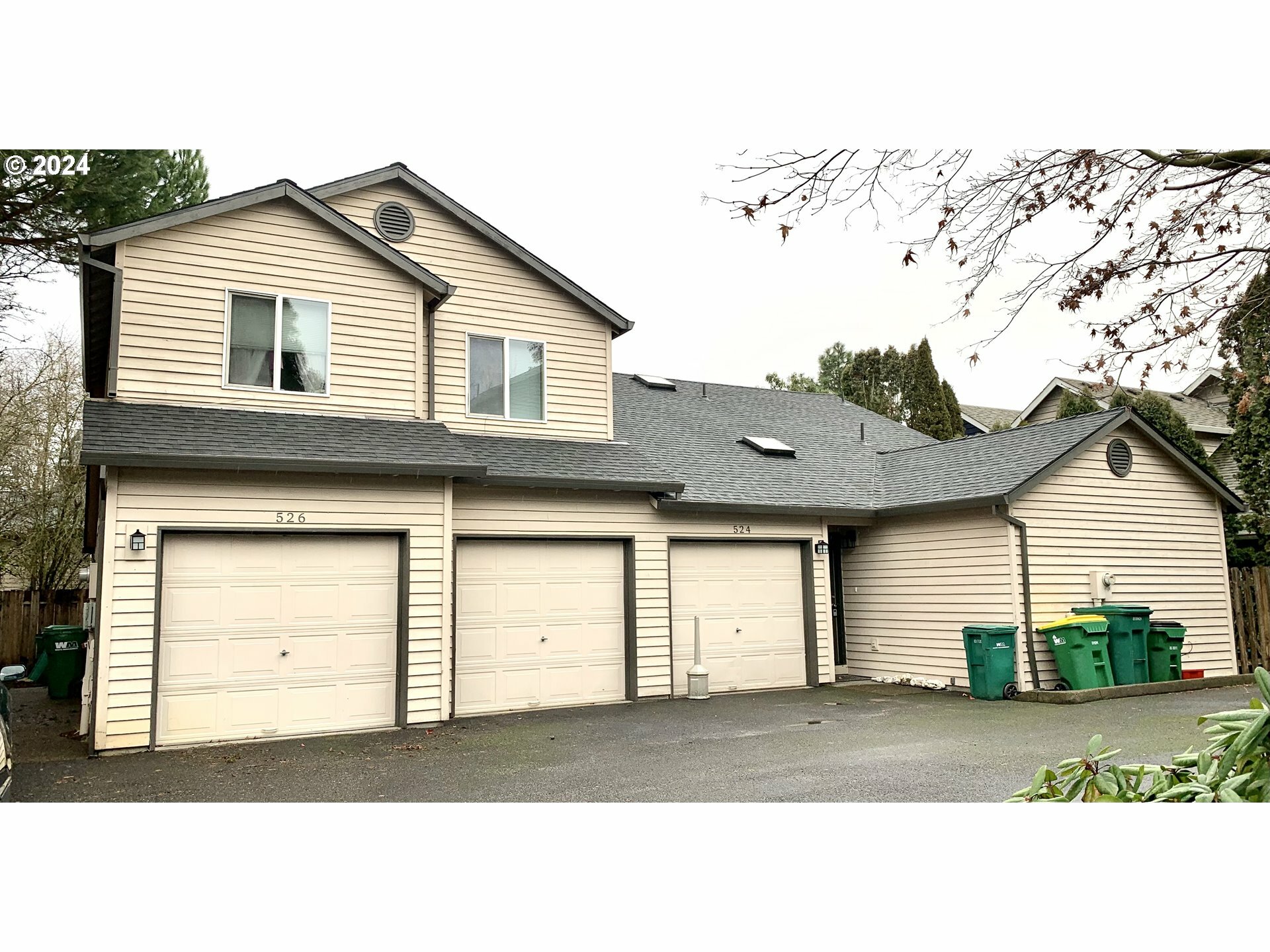 Property Photo:  526 SW 150th Ave  OR 97006 