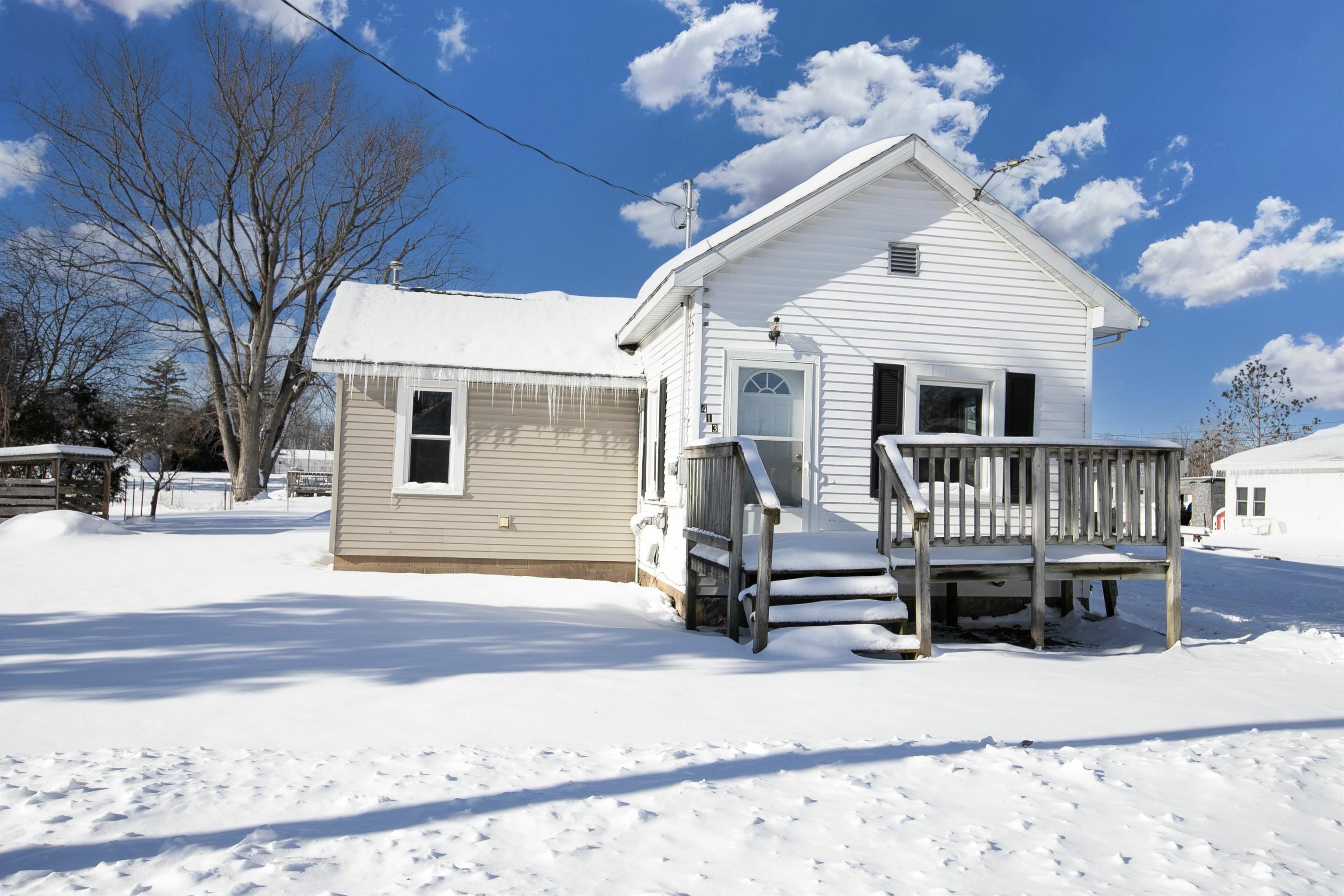 Property Photo:  413 Lima Street  WI 54961 