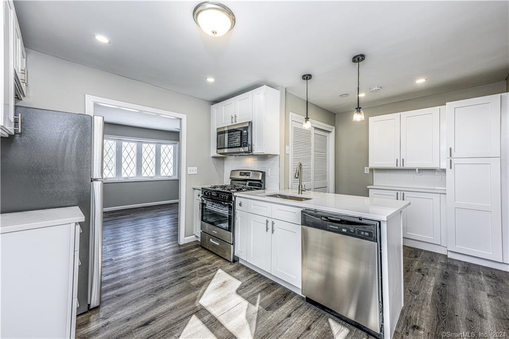 Property Photo:  639 Bradley Street  CT 06512 