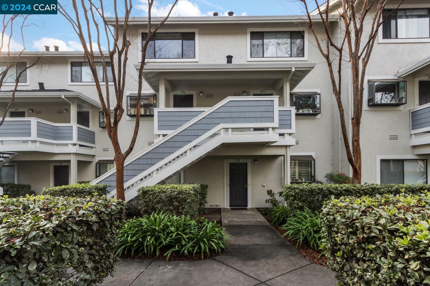 Property Photo: 2596 Oak Rd 276 CA 94597