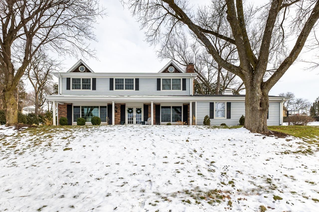 Property Photo:  1090 Arrowhead Drive  IA 52003 