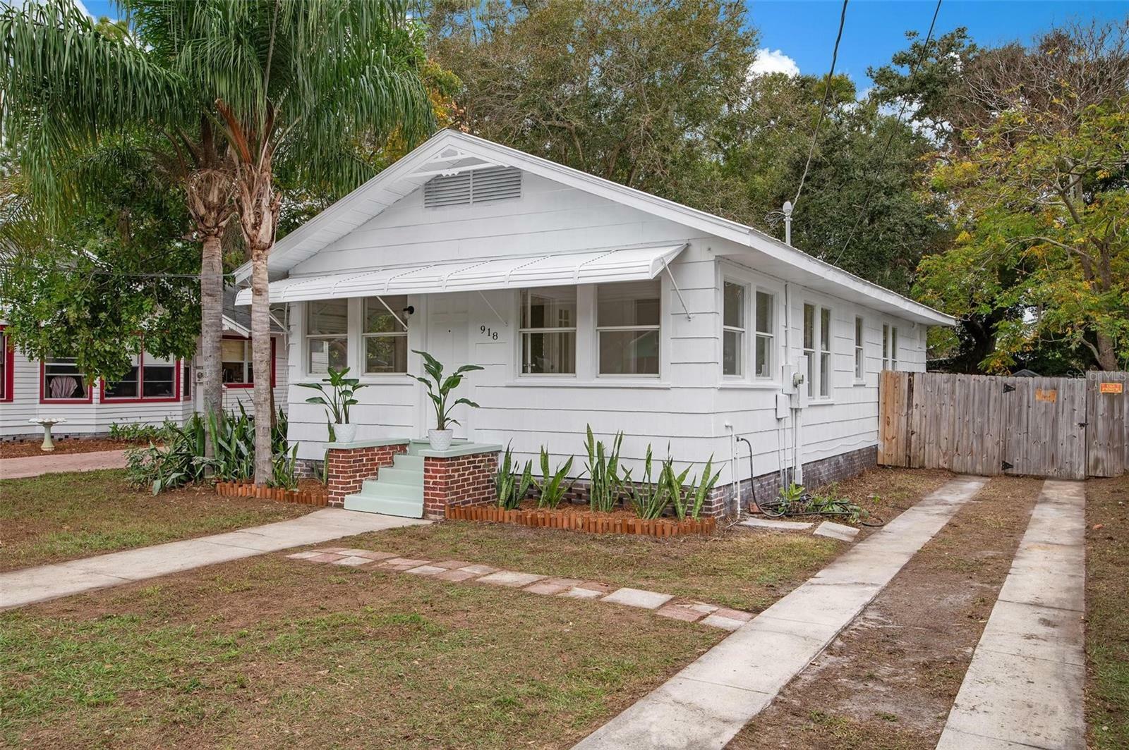 Property Photo:  918 16th Street W  FL 34205 