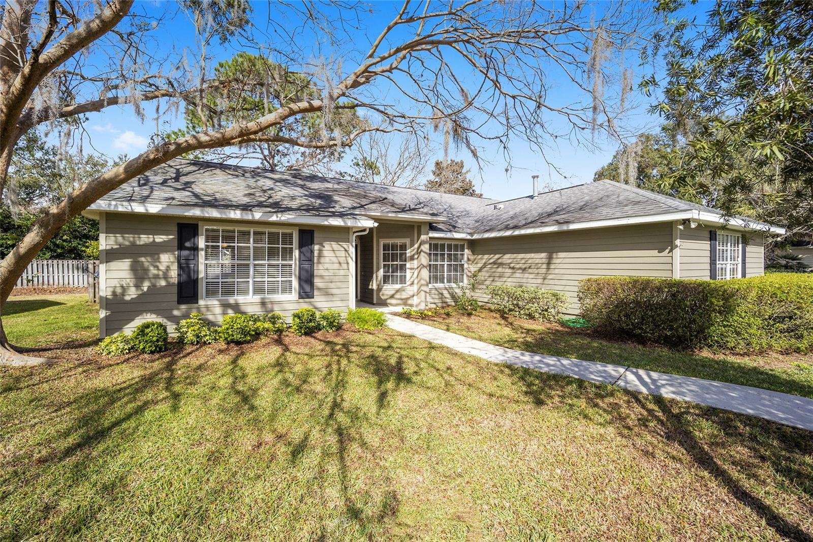 Property Photo:  3924 NW 59th Avenue  FL 32653 