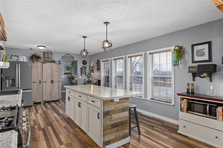 Home for sale in Staunton 16336 Vfw Road, Staunton, IL 62088