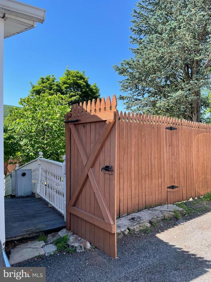 Property Photo:  127 And 129 E Market Street  PA 17098 