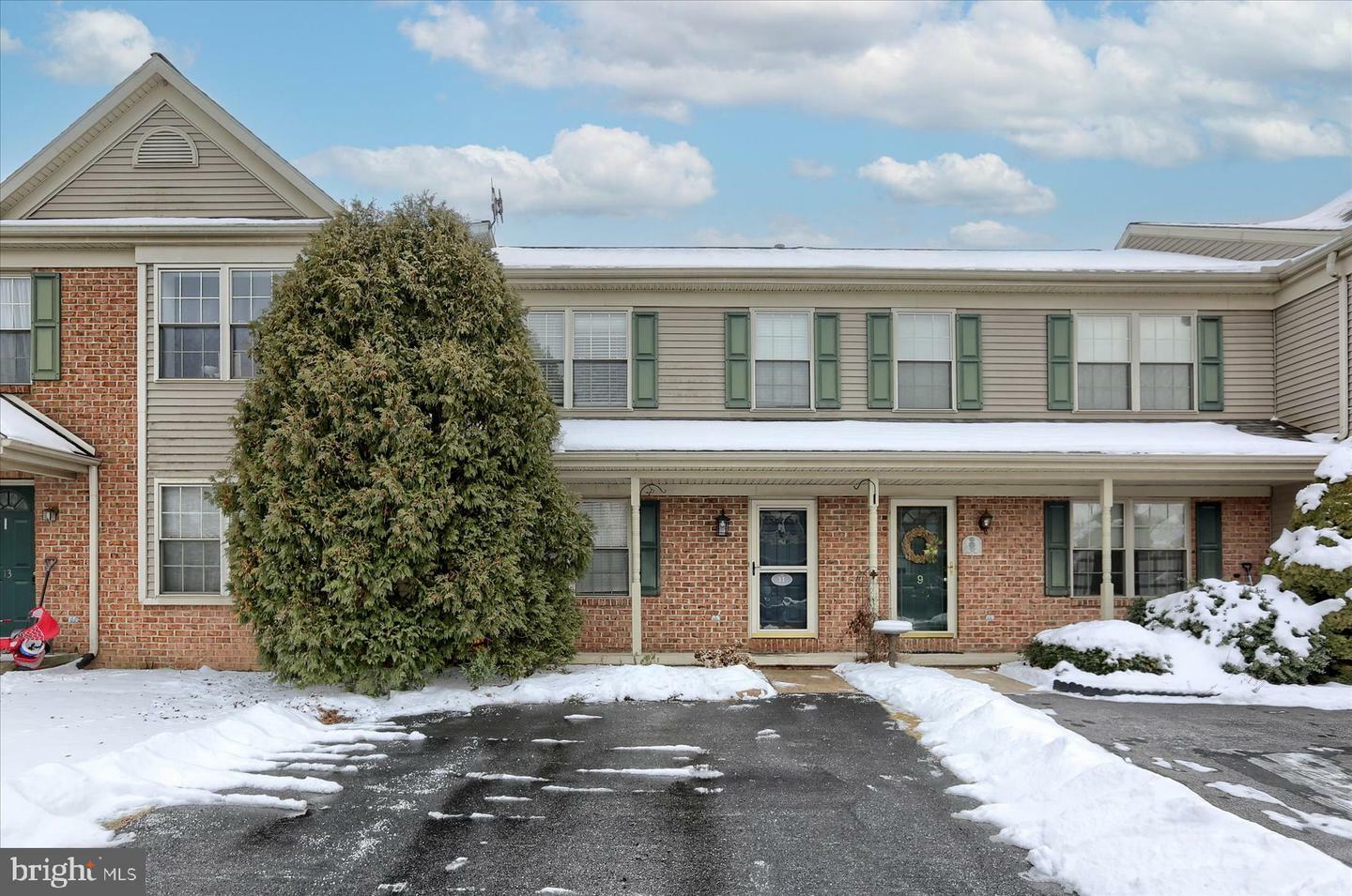 Property Photo:  11 Windemere Court  PA 17022 