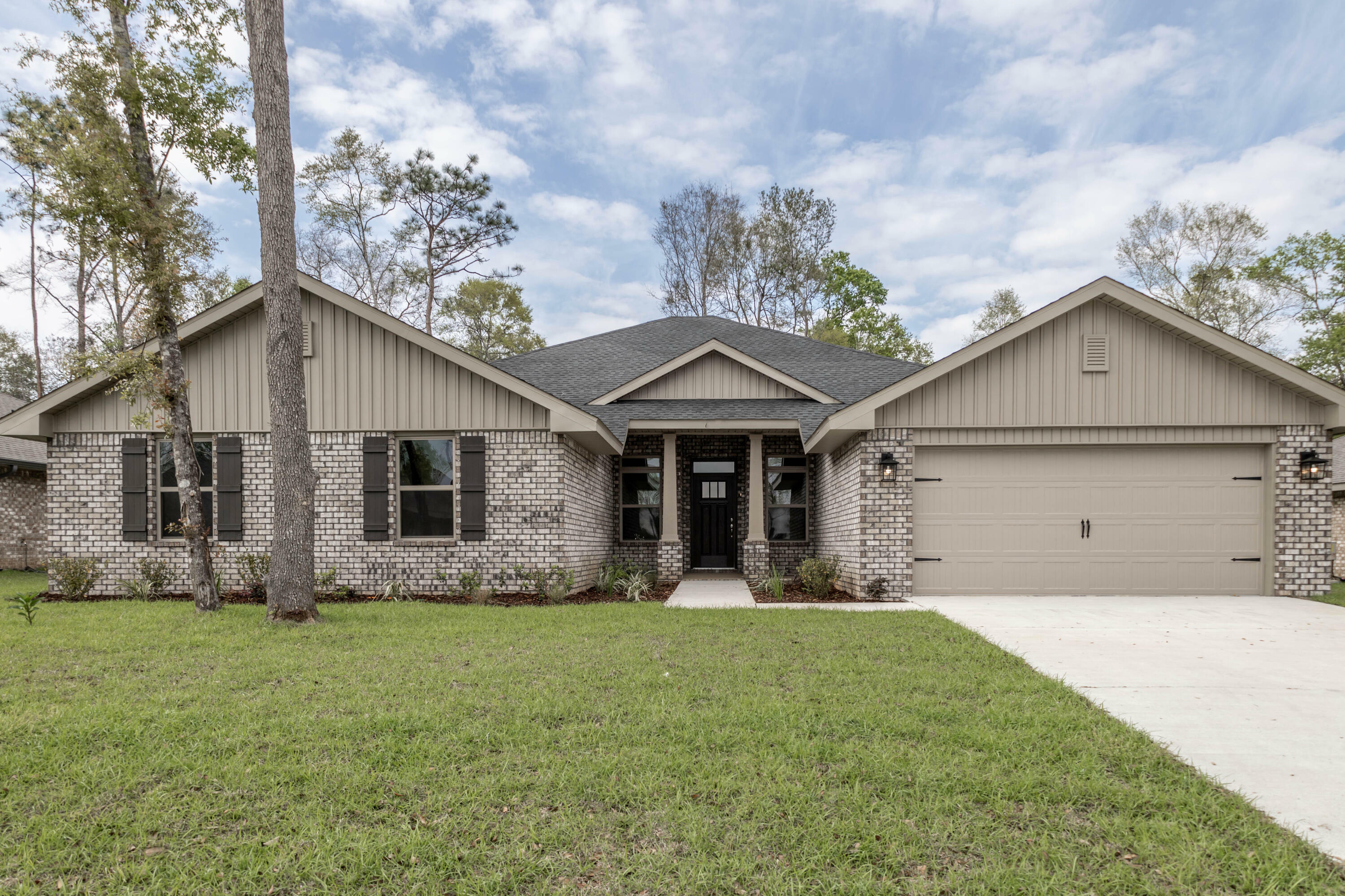 Property Photo:  5842 Crestlake Drive  FL 32536 