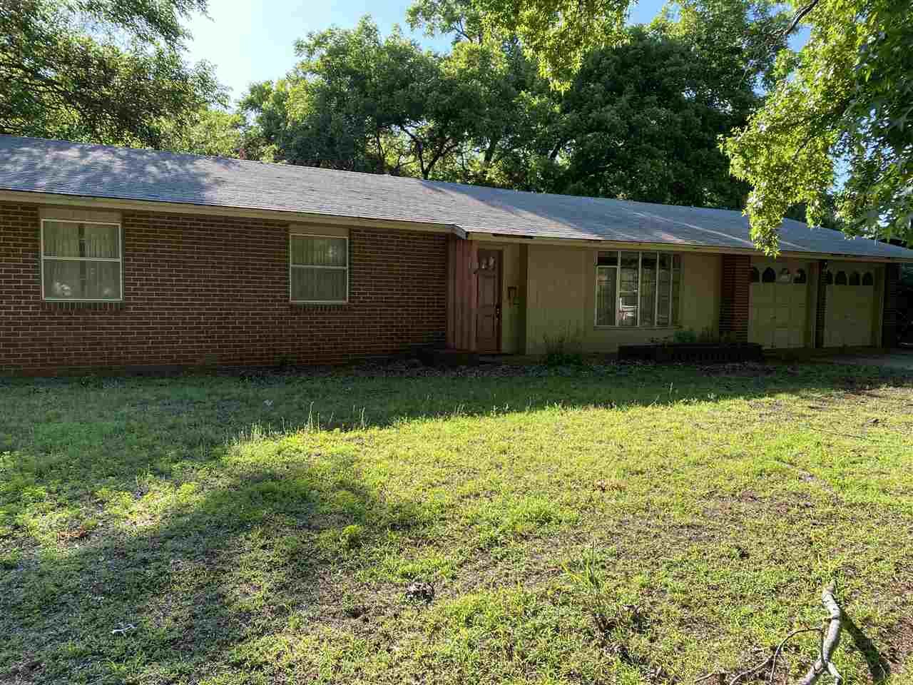 Property Photo:  1600 El Camino  OK 74604 