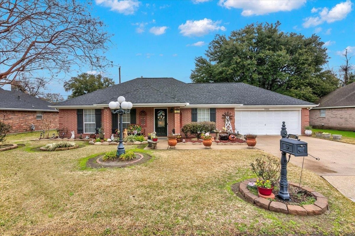 Property Photo:  5320 Anselmo  TX 77619 