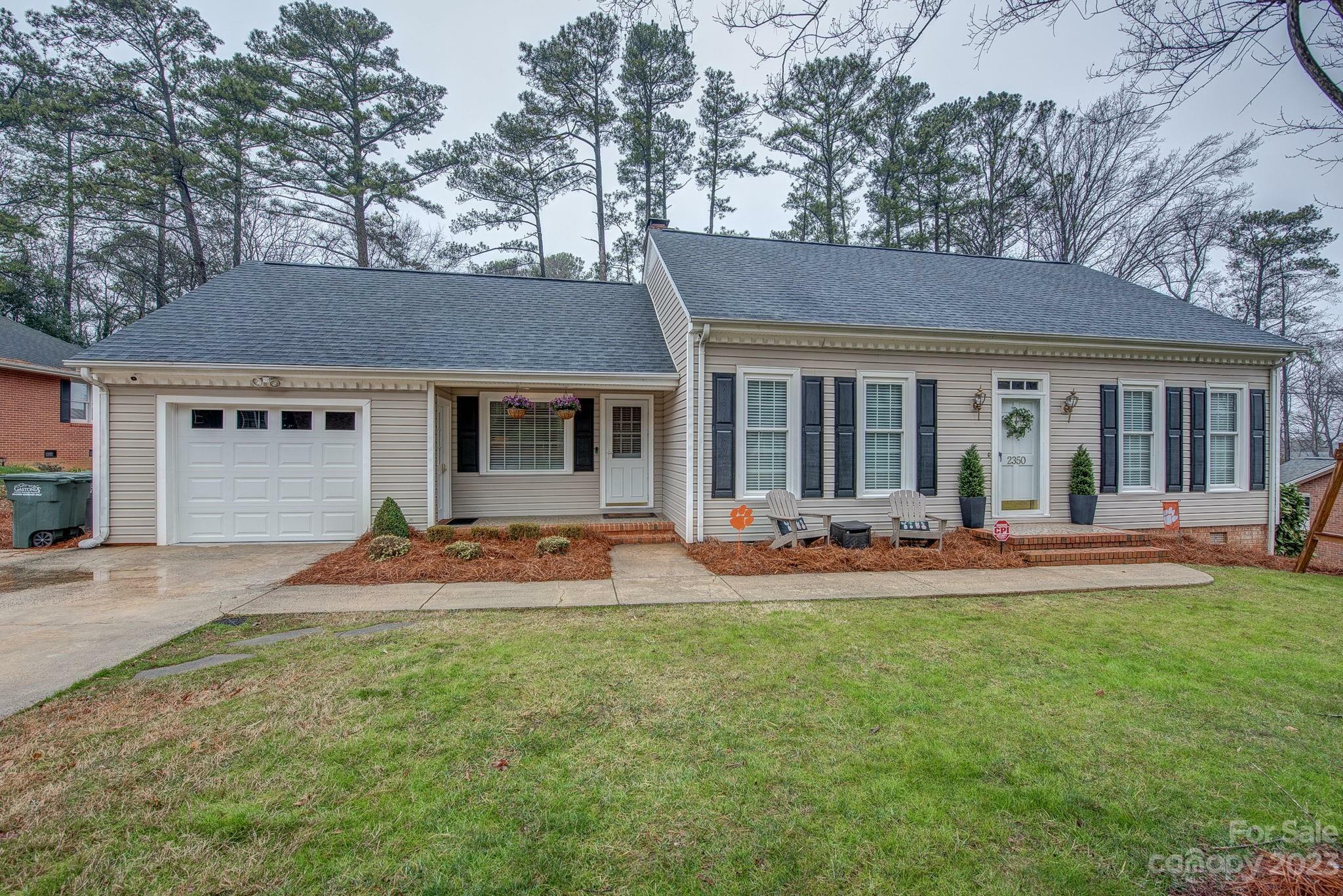 Property Photo:  2350 Londonderry Drive  NC 28056 