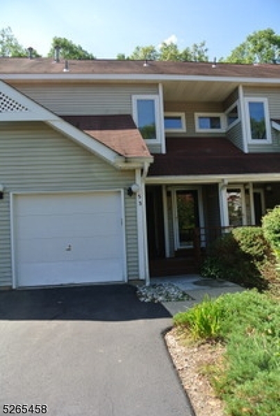 Property Photo:  5 Heritage Ct  NJ 07438 