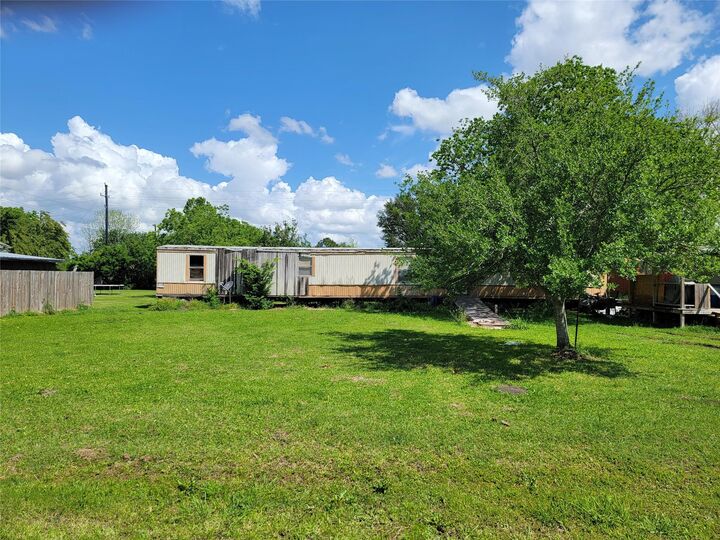 Property Photo:  2211 Sweet Bay Street  TX 77523 