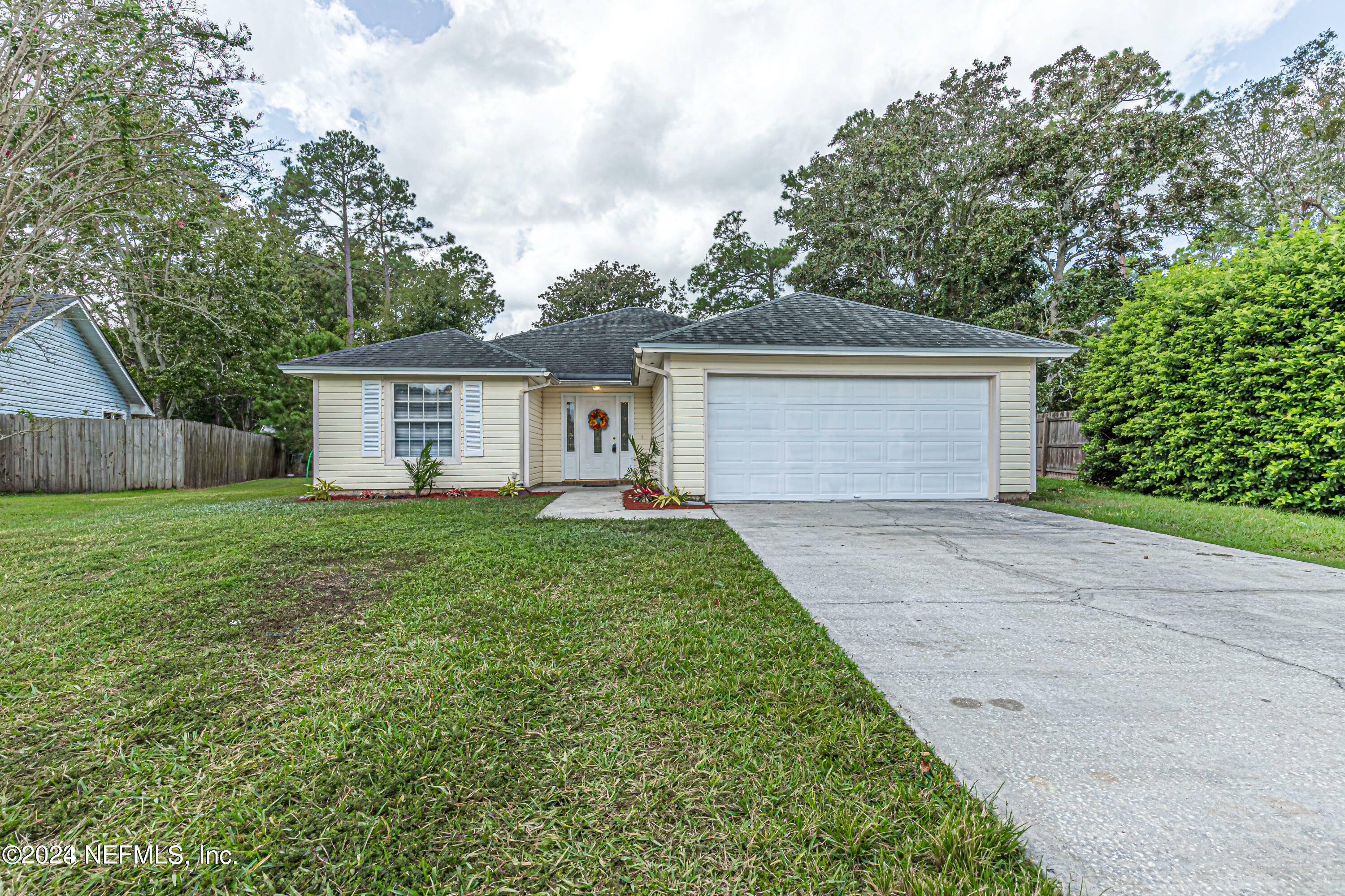 Property Photo:  6156 Jamaica Court  FL 32003 