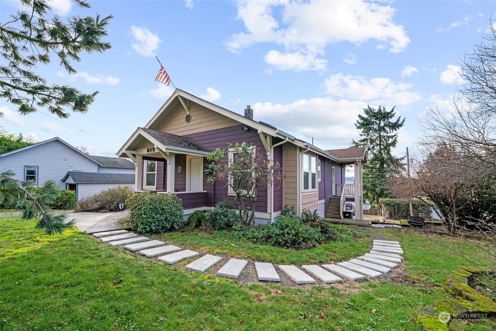 Property Photo:  615 Hazel Avenue N  WA 98030 