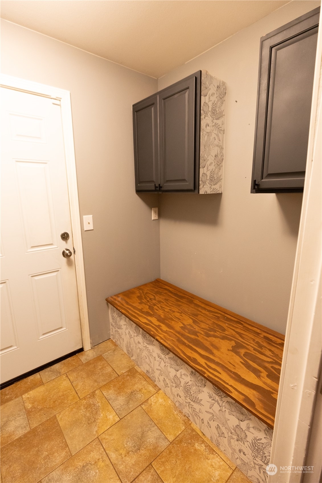 Property Photo:  1310 Limpkin Court SE  WA 98513 