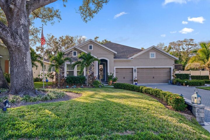 Property Photo:  1466 Aberdeen Oaks Drive  FL 34698 