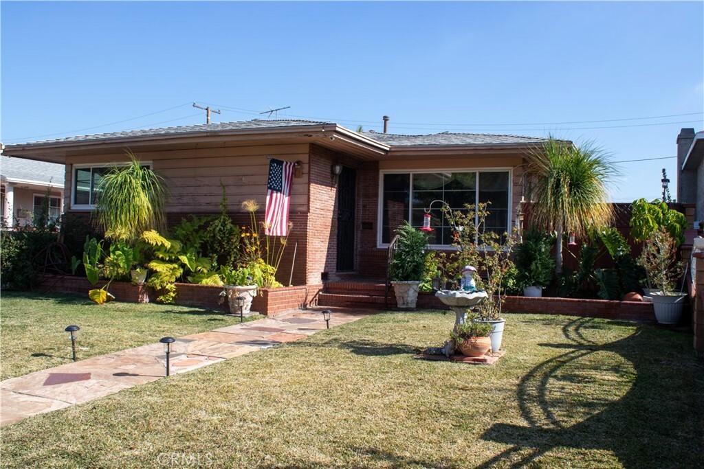 Property Photo:  156 S 18th Street  CA 90640 