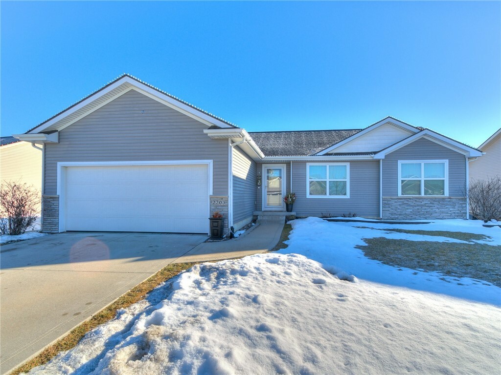 Property Photo:  2203 NW Abilene Road  IA 50023 