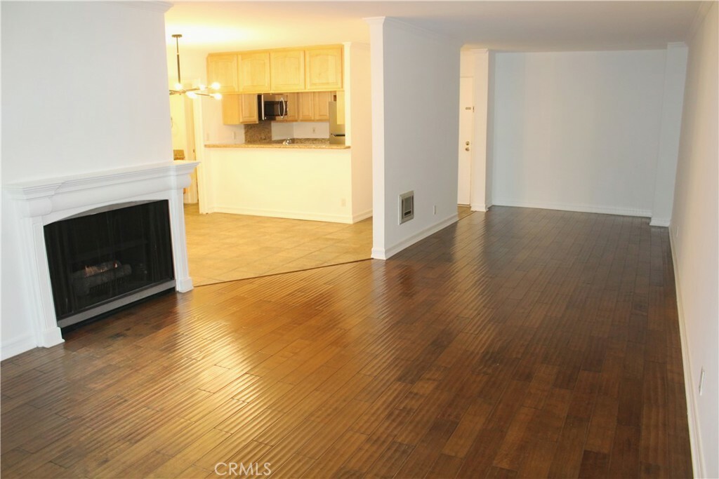 Property Photo:  11645 Montana Avenue 229  CA 90049 