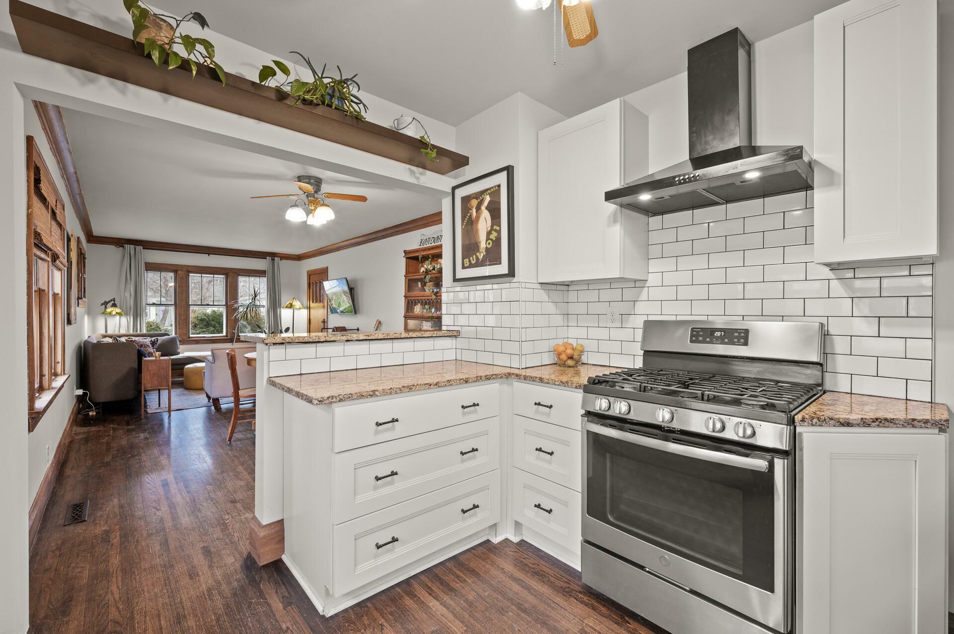 Property Photo:  4042 Sheridan Avenue N  MN 55412 