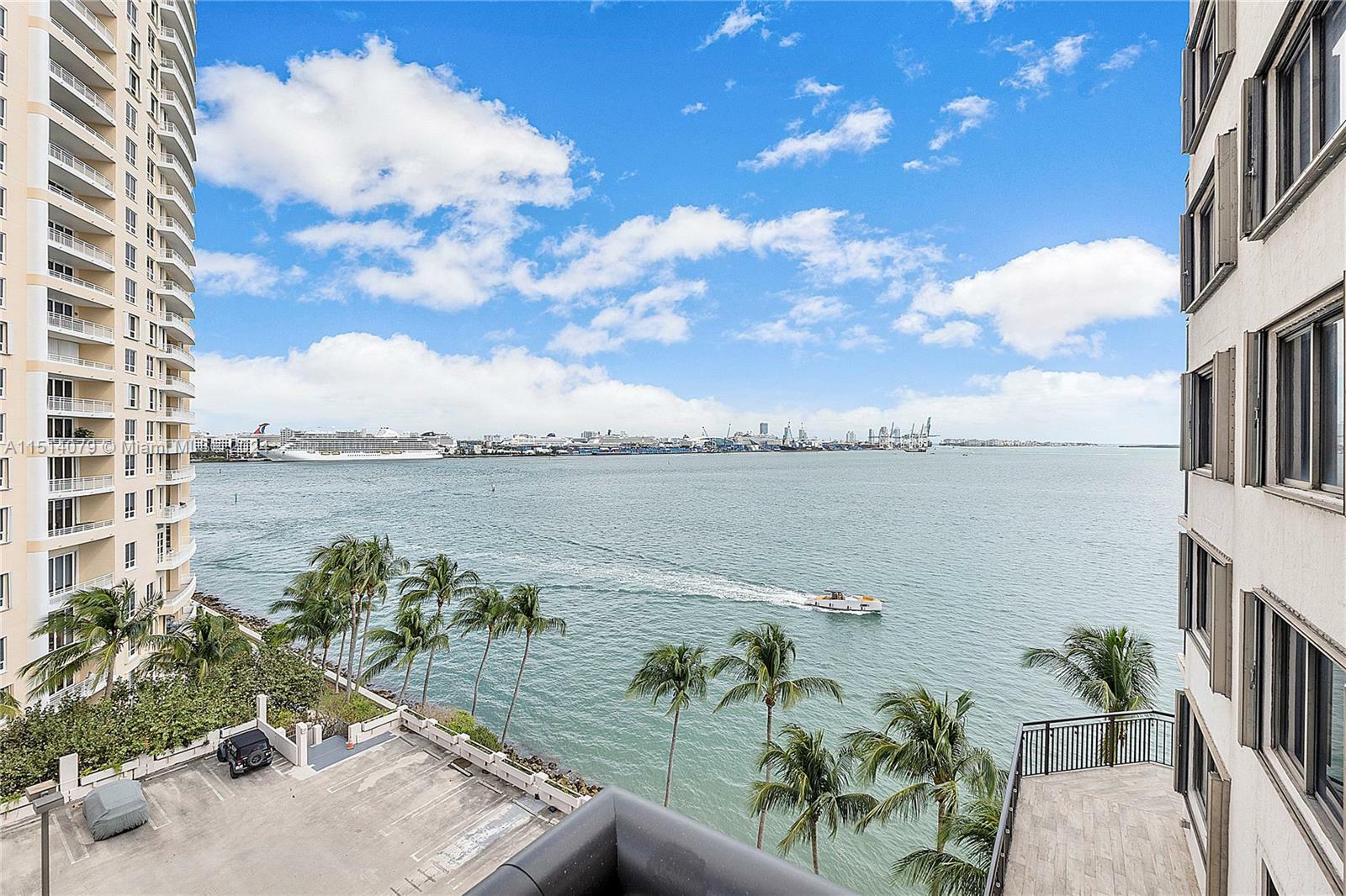 Property Photo:  540 Brickell Key Dr 928  FL 33131 