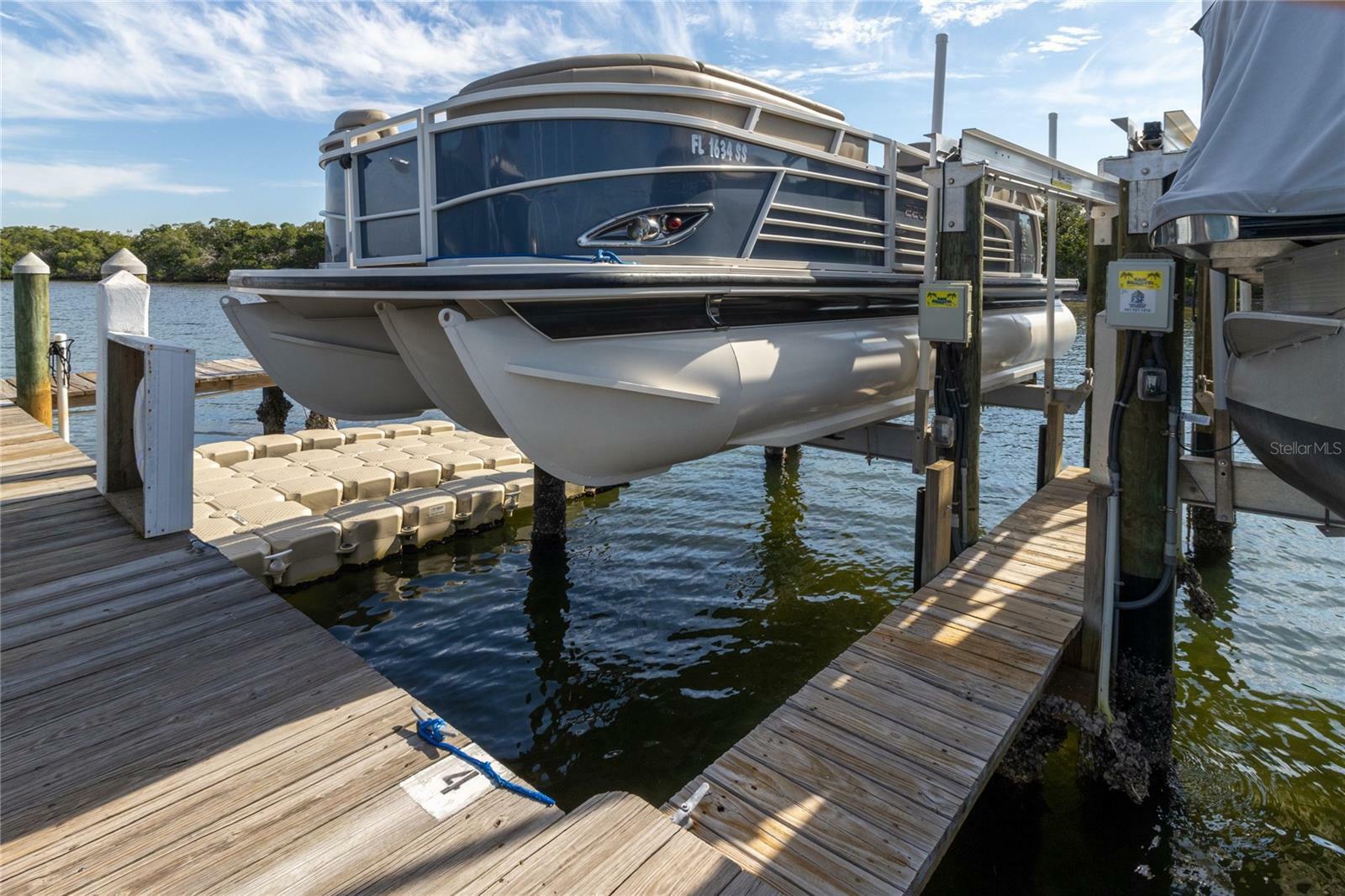 Property Photo: 8773 Midnight Pass Road 103G FL 34242
