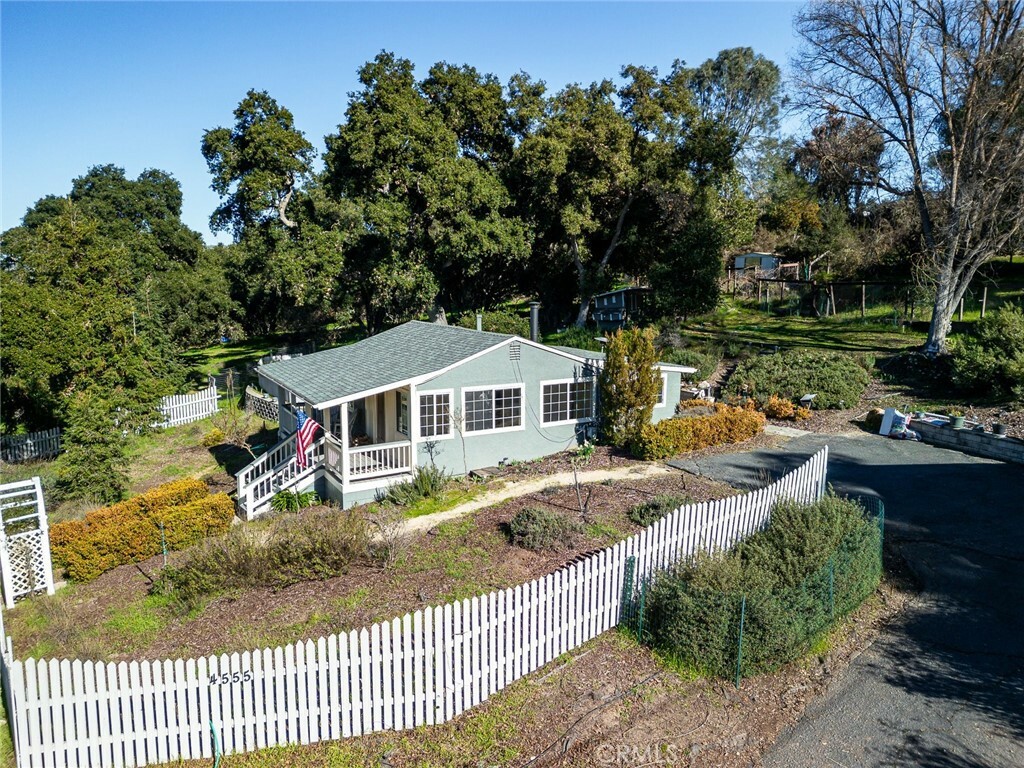 Property Photo:  4555 San Anselmo Road  CA 93422 