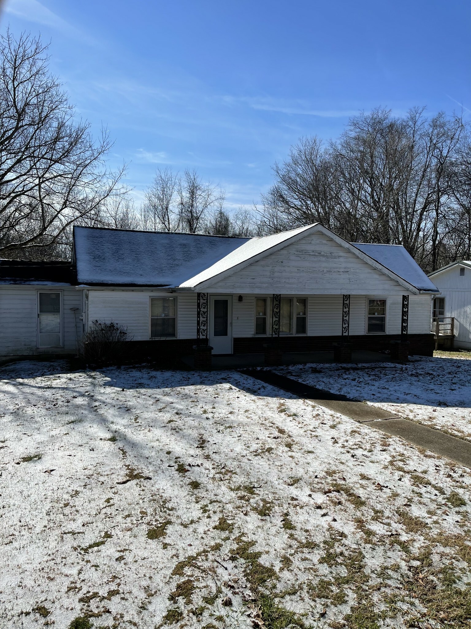 Property Photo:  1650 Keesee Rd  TN 37040 