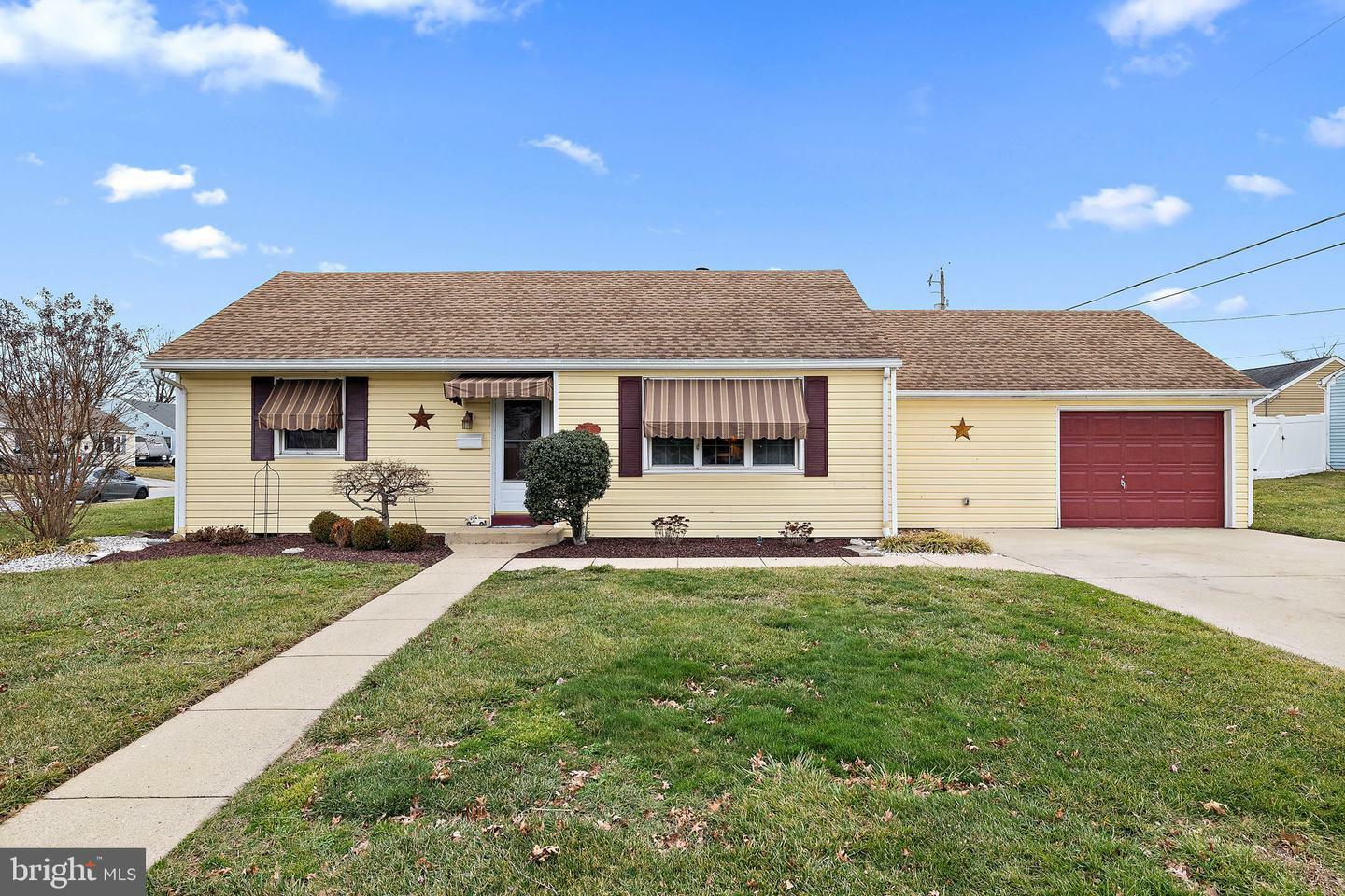 Property Photo: 53 Morris Road DE 19720
