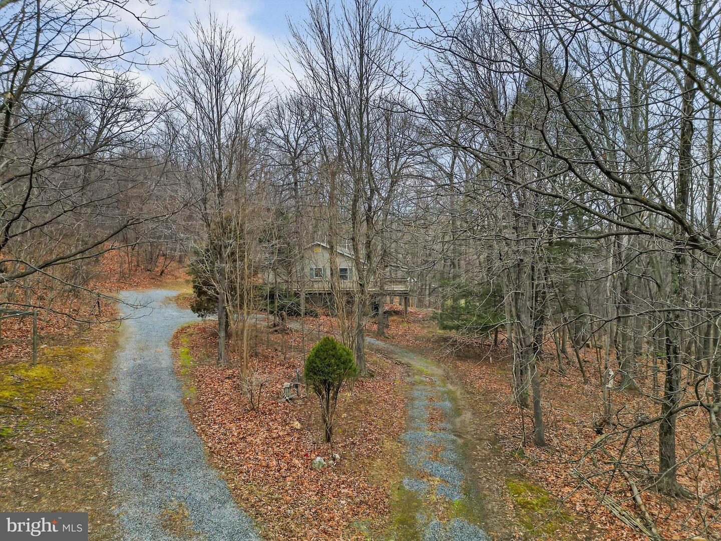 Property Photo: 37740 Long Lane VA 20180
