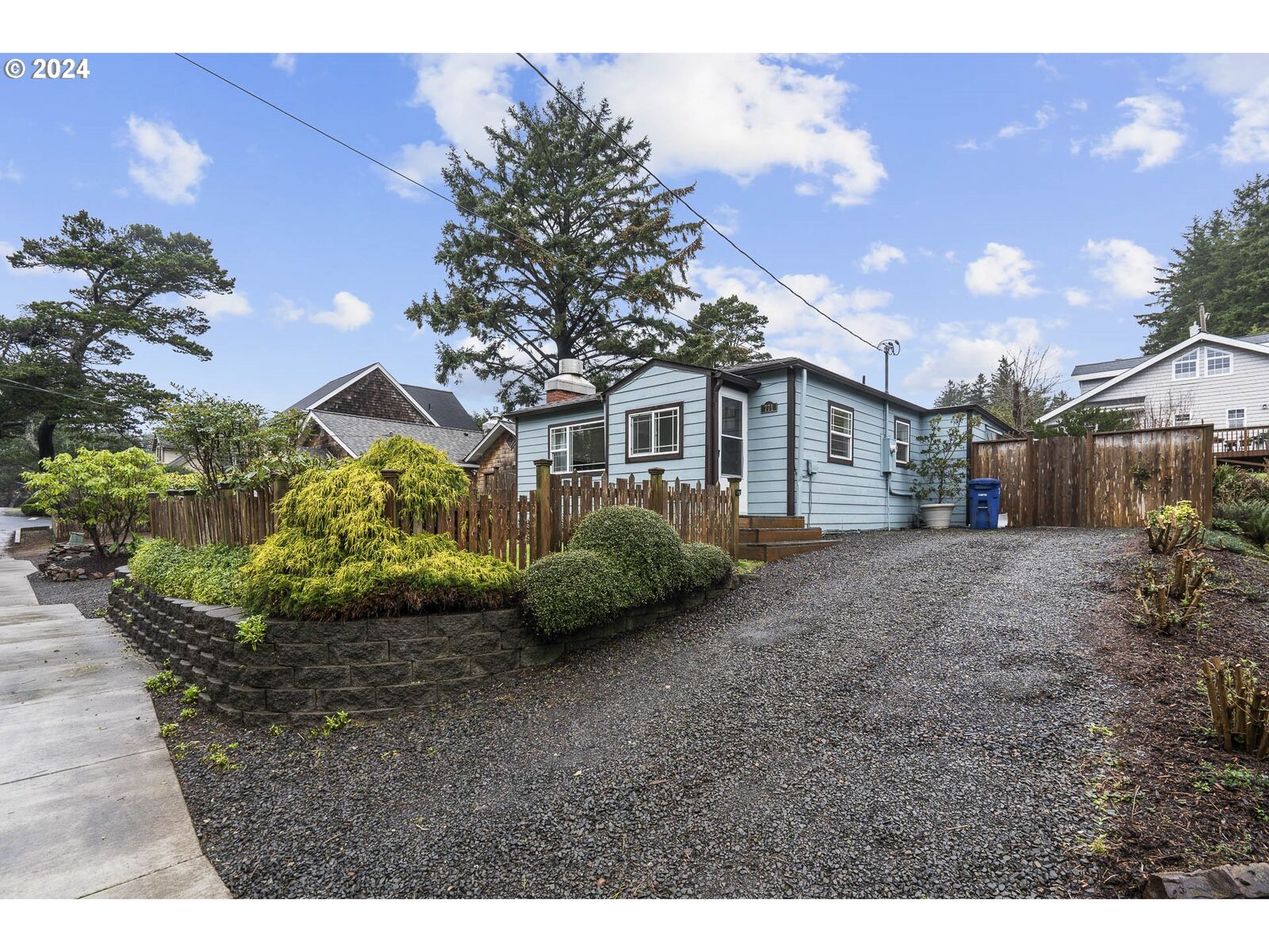 Property Photo:  