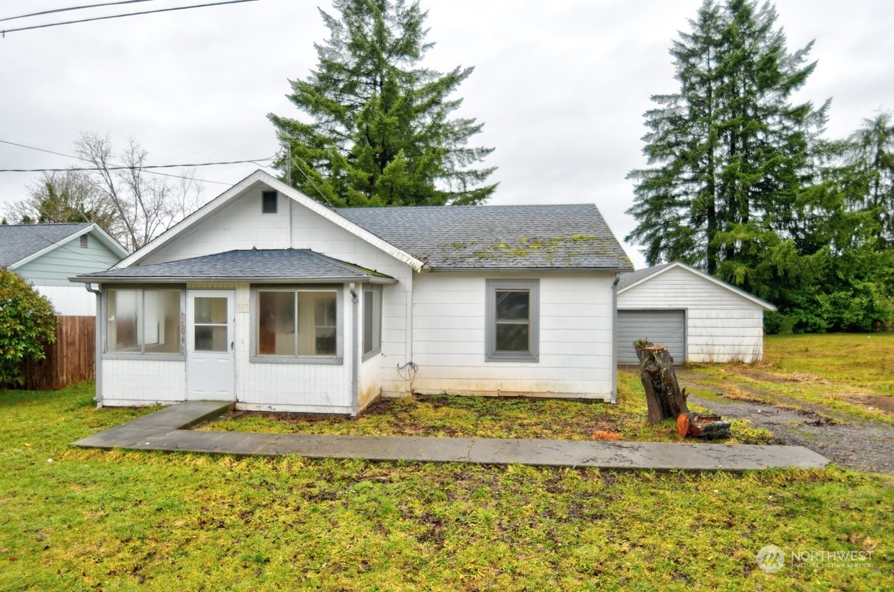 Property Photo:  222 W Oak Street  WA 98557 