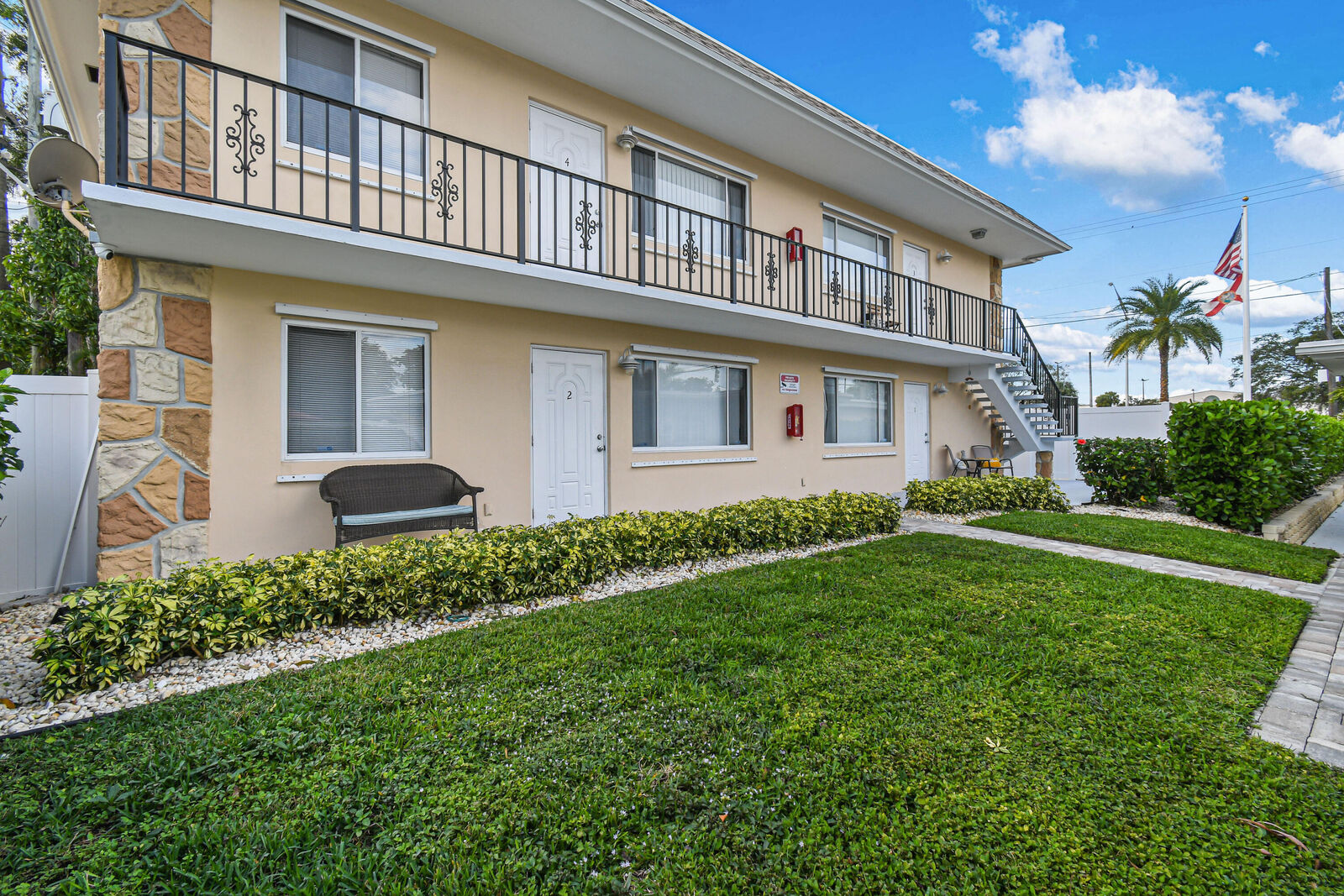 Property Photo:  1905 Lake Worth Road 2  FL 33461 