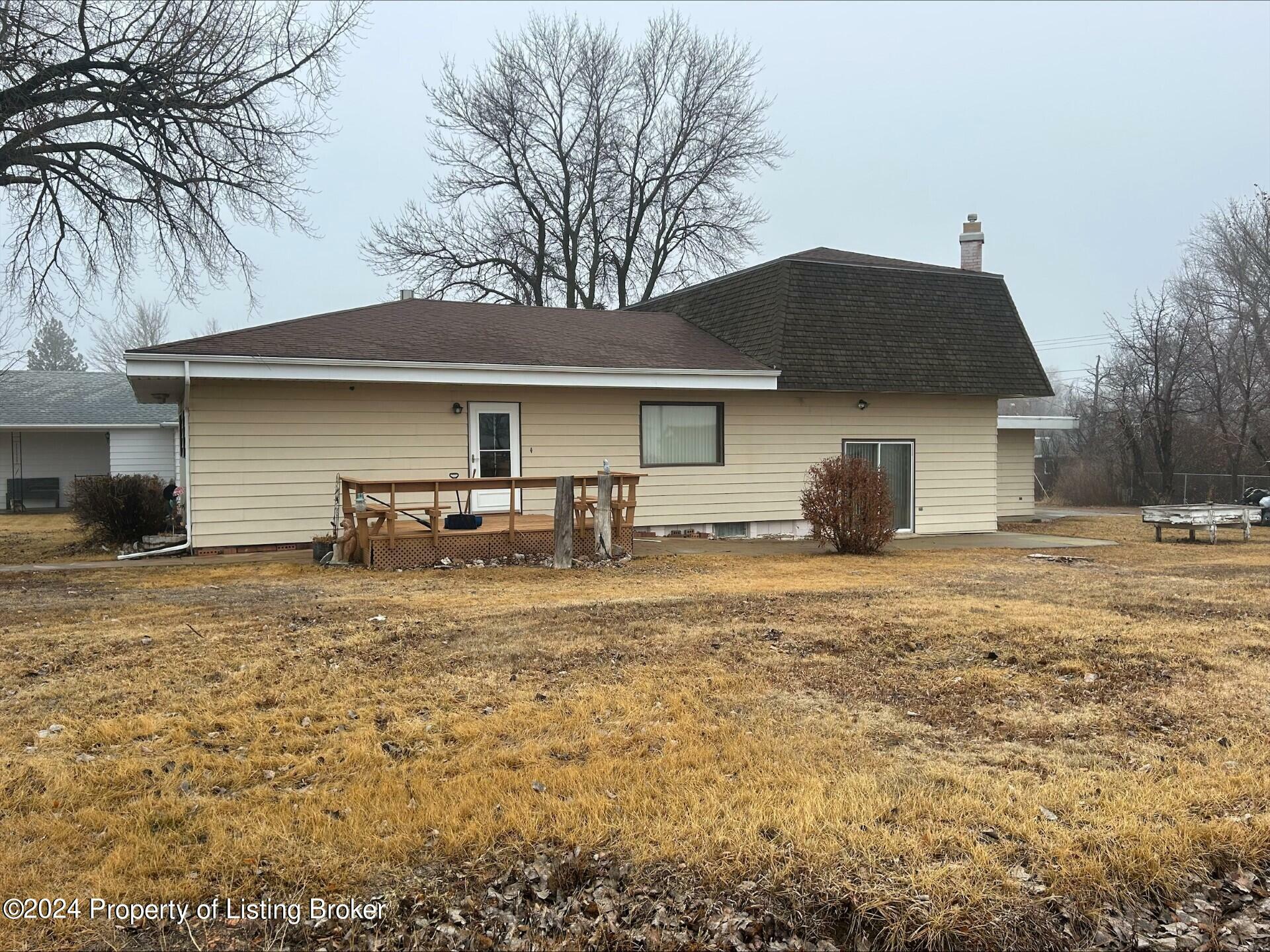 Property Photo:  307 5th Avenue SW  ND 58620 