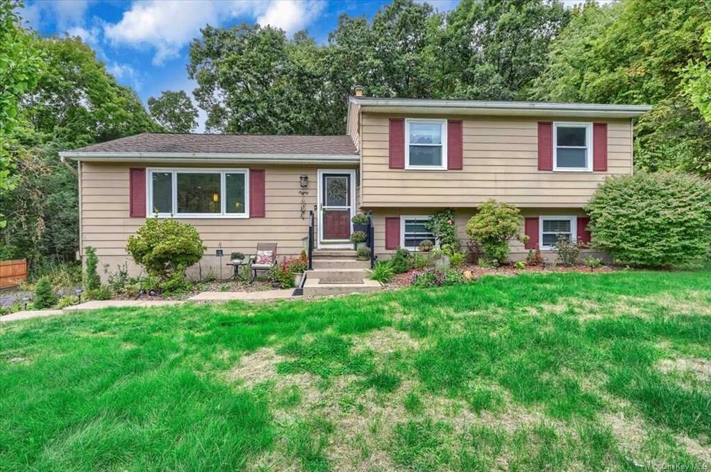 Property Photo:  80 Mandalay Drive  NY 12603 