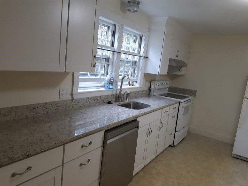 Property Photo:  33 Oak Ave 1  MA 02478 