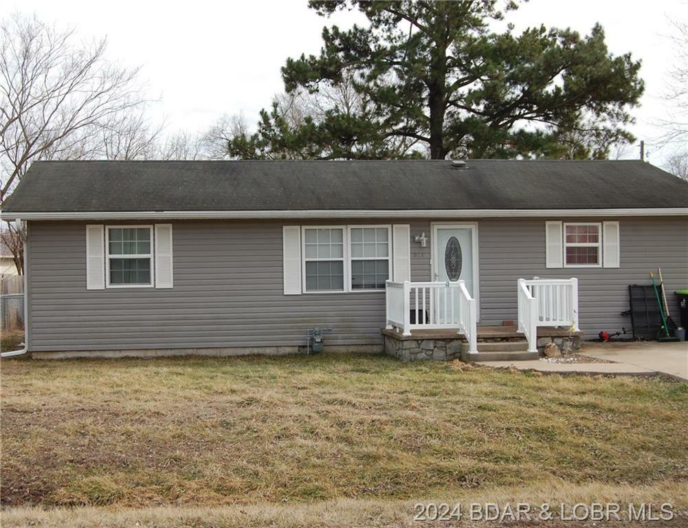 Property Photo:  814 Jefferson Street N  MO 65084 