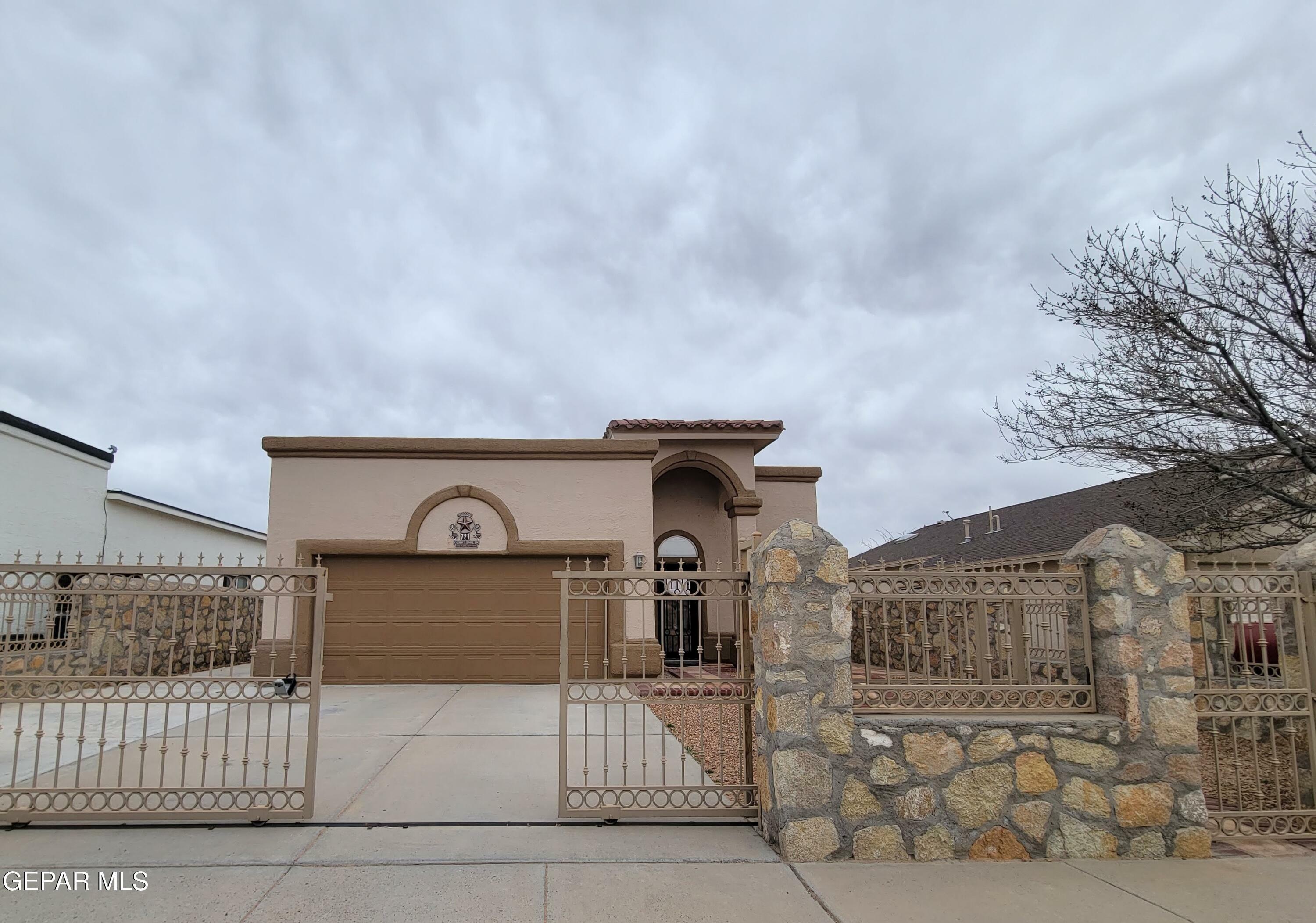 Property Photo: 721 Desert Sage Drive TX 79928